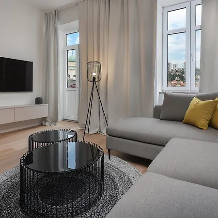 Apartment Market - Zajc
